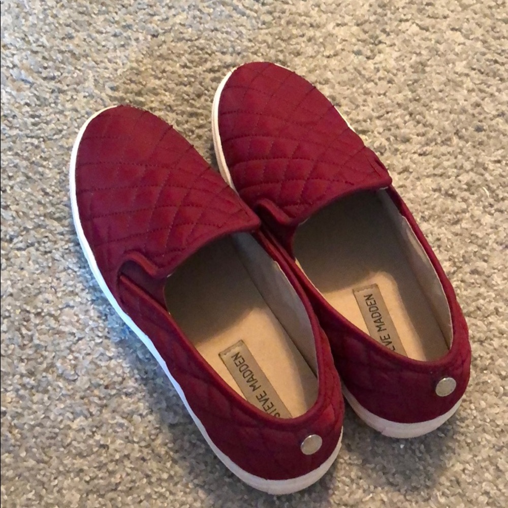 steve madden slip on shoes burgundy